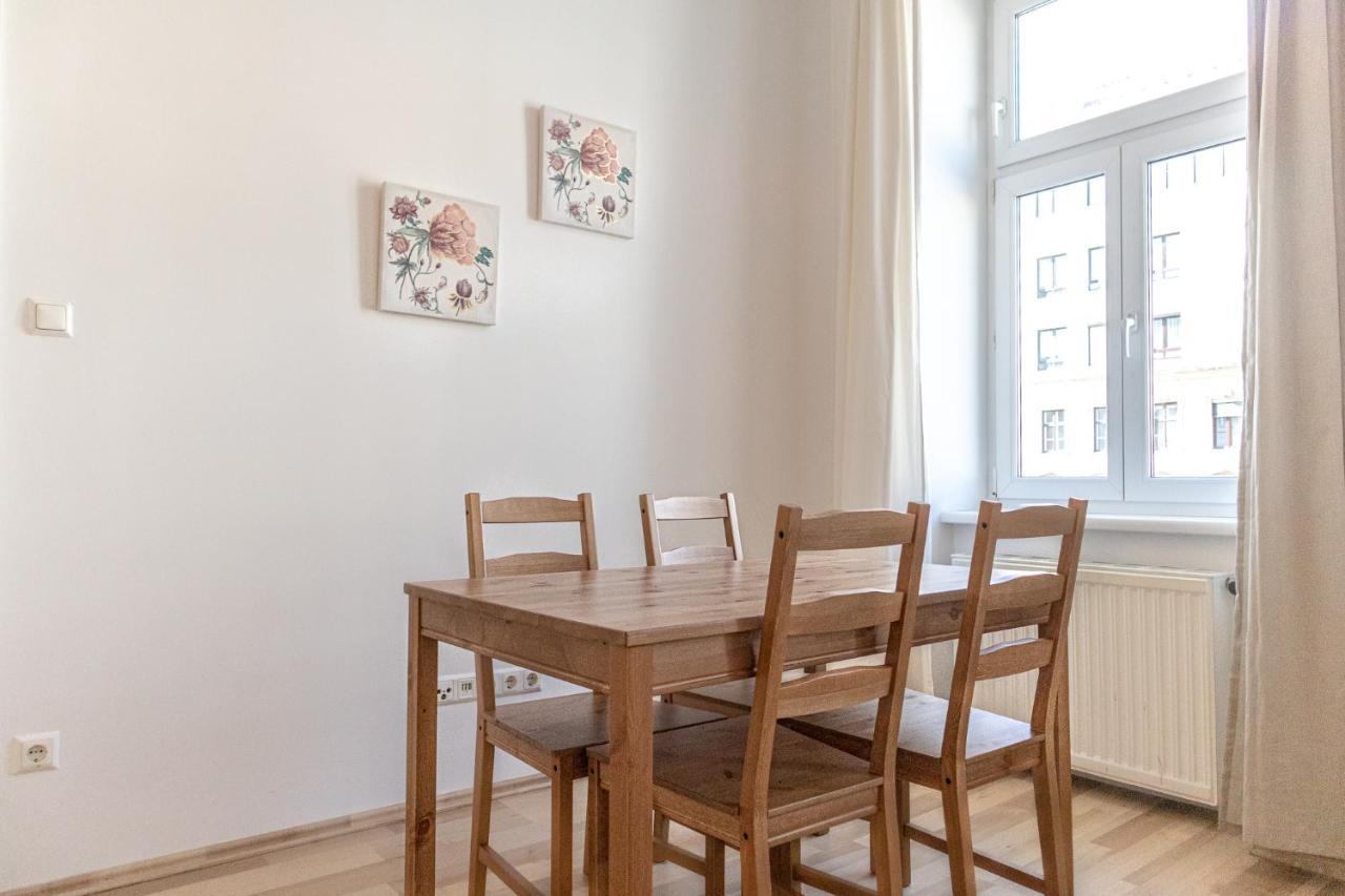 Special Vintage Viennese Apartment - 12Min F Downtown Exterior photo