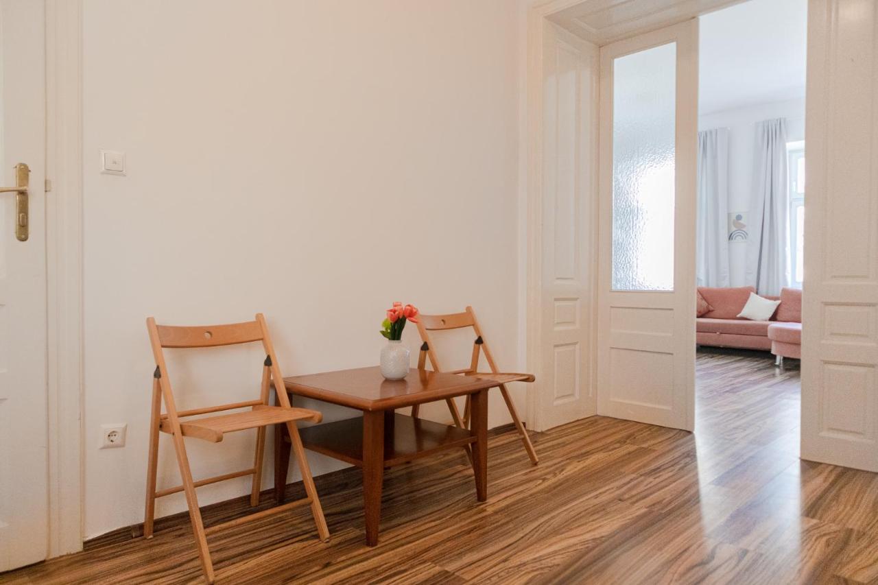 Special Vintage Viennese Apartment - 12Min F Downtown Exterior photo